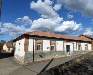 Vista exterior de Casa o xalet en venda en Villaobispo de Otero