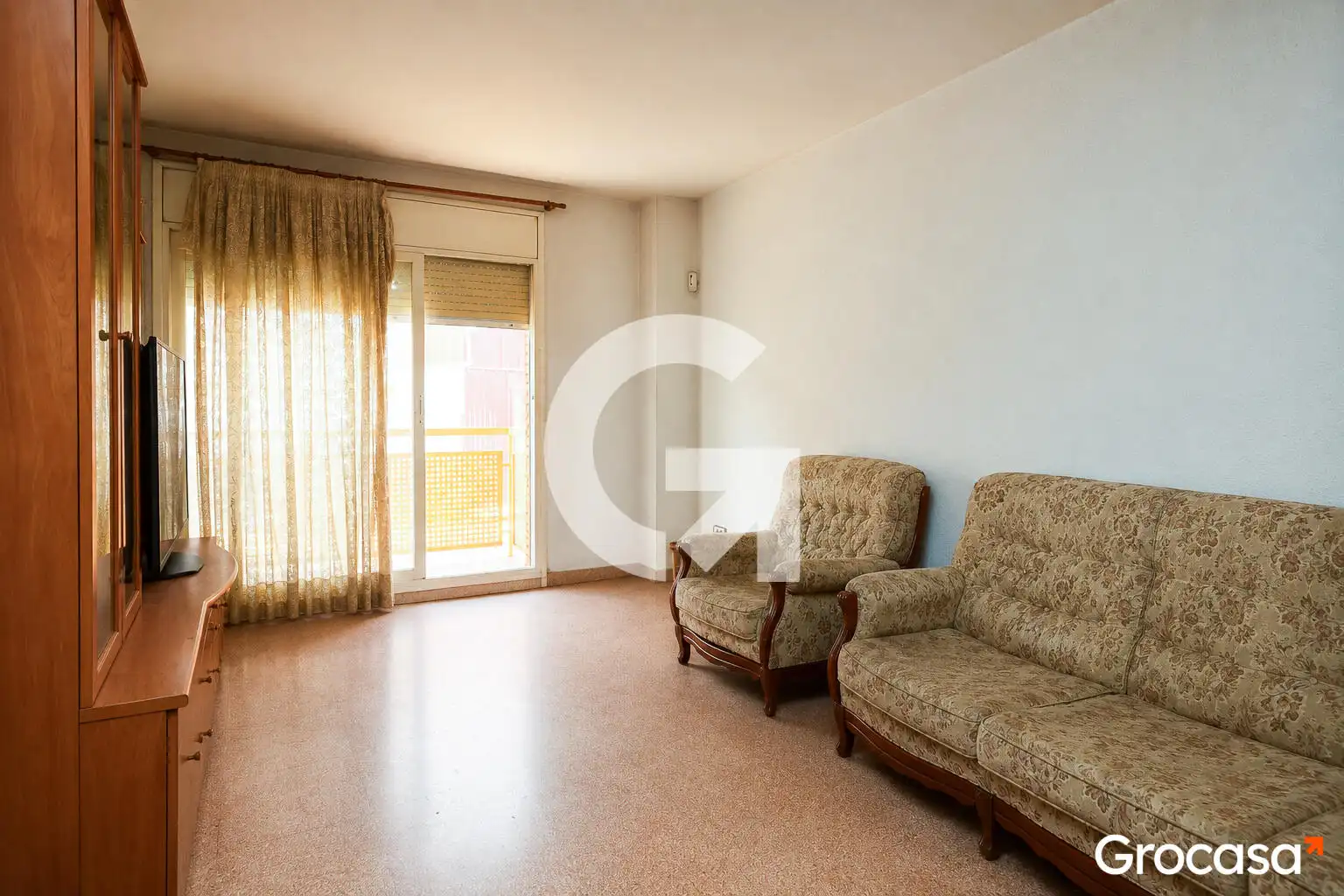 Sala d'estar de Pis en venda en L'Hospitalet de Llobregat amb Terrassa, Forn i Balcó