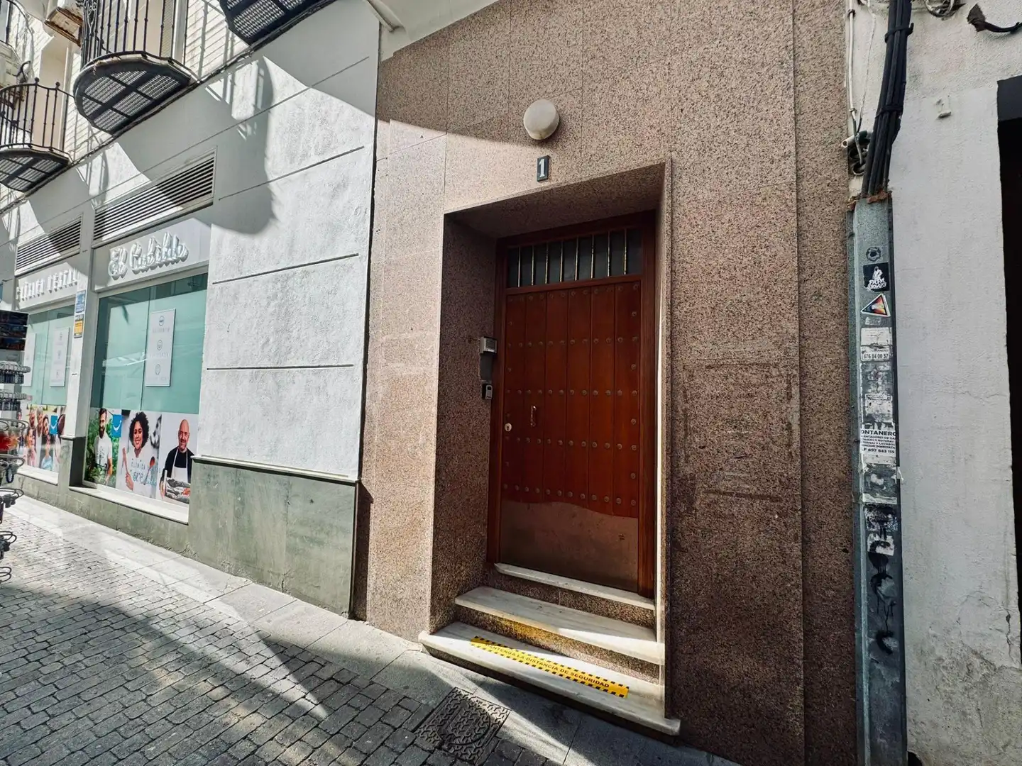 Exterior view of Apartments for rent in Sanlúcar de Barrameda  with Air Conditioner
