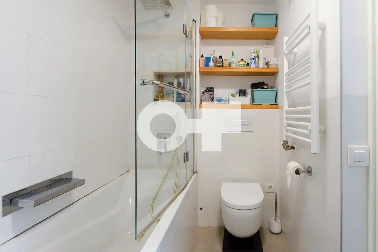 Baño de Ático en venta en Barcelona con Aire acondicionado, Calefacción y Terraza