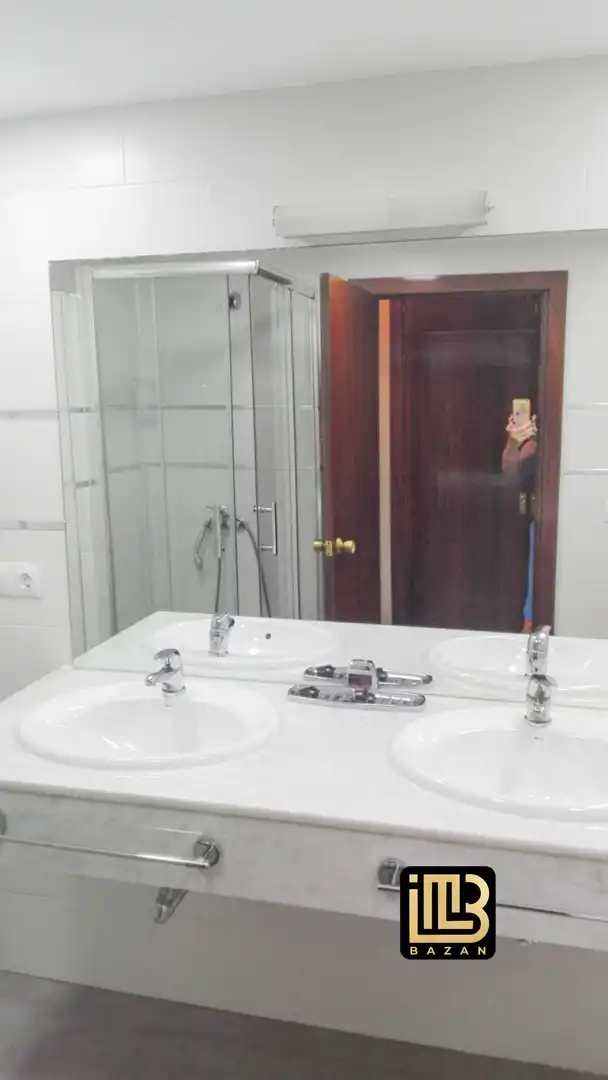 Bathroom of Flat for share in Málaga  with Air Conditioner, Furnished and Oven