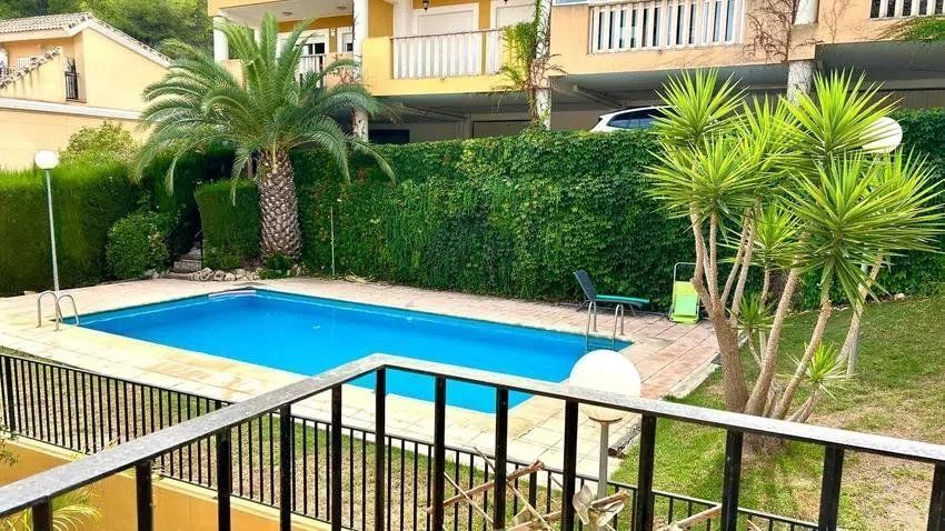 Piscina de Casa o xalet en venda en Godelleta amb Aire condicionat, Calefacció i Moblat