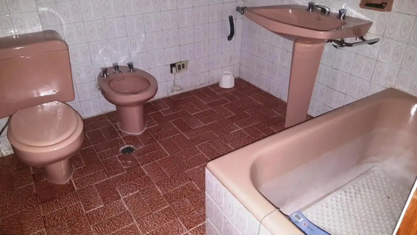 Baño de Piso en venta en Cuntis con Trastero, Lavadora y Balcón