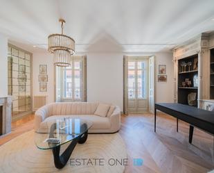 Living room of Flat for sale in  Madrid Capital  with Air Conditioner, Heating and Parquet flooring