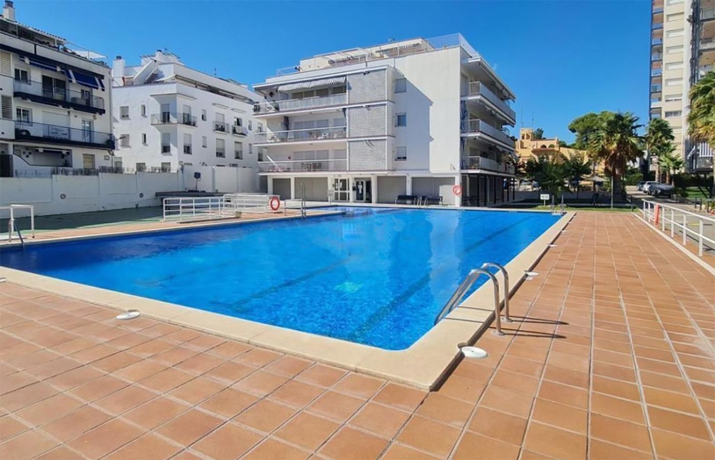 Piscina de Apartamento en venta en Sitges con Aire acondicionado, Calefacción y Jardín privado