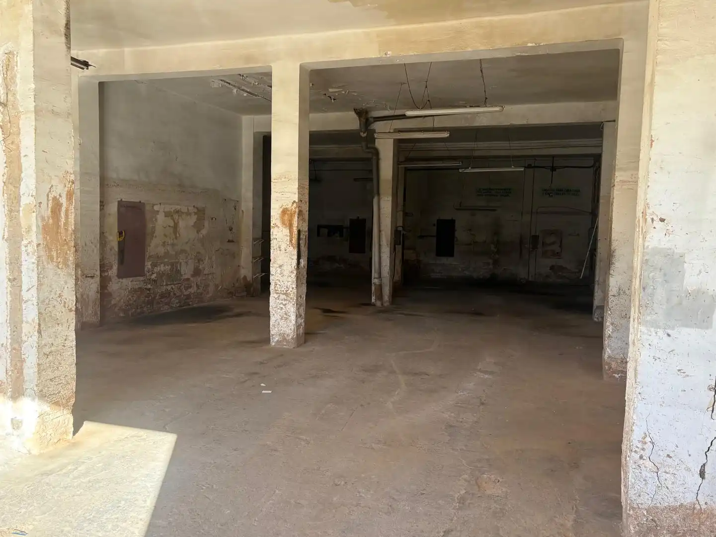 Local comercial de lloguer a Carretera Benetússer 3