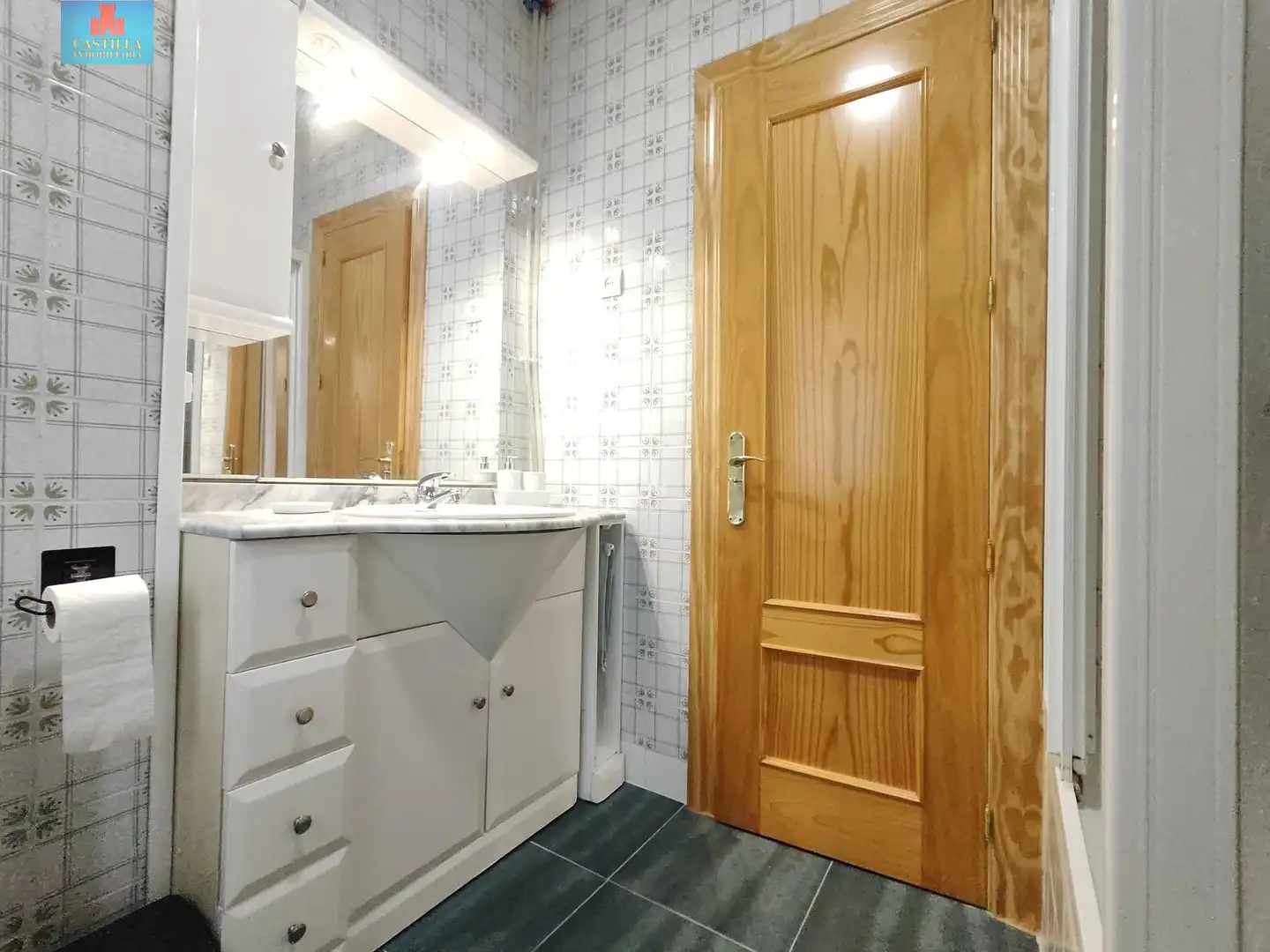 Baño de Piso en venta en Ávila con Calefacción y Amueblado