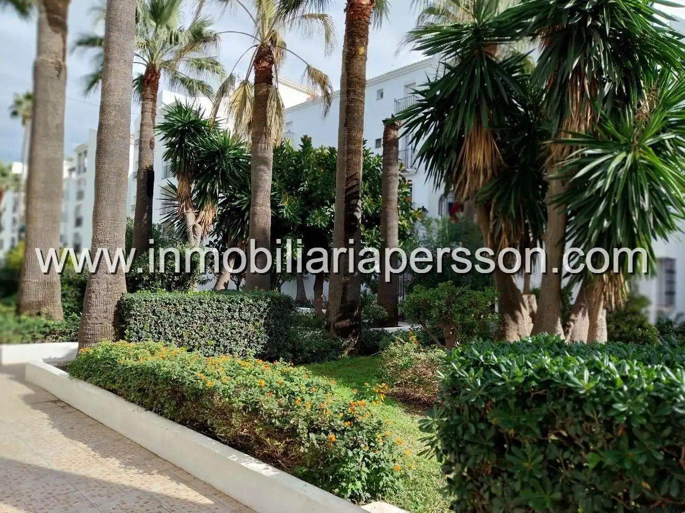 Flat with terrace for sale in San Luis de Sabinillas