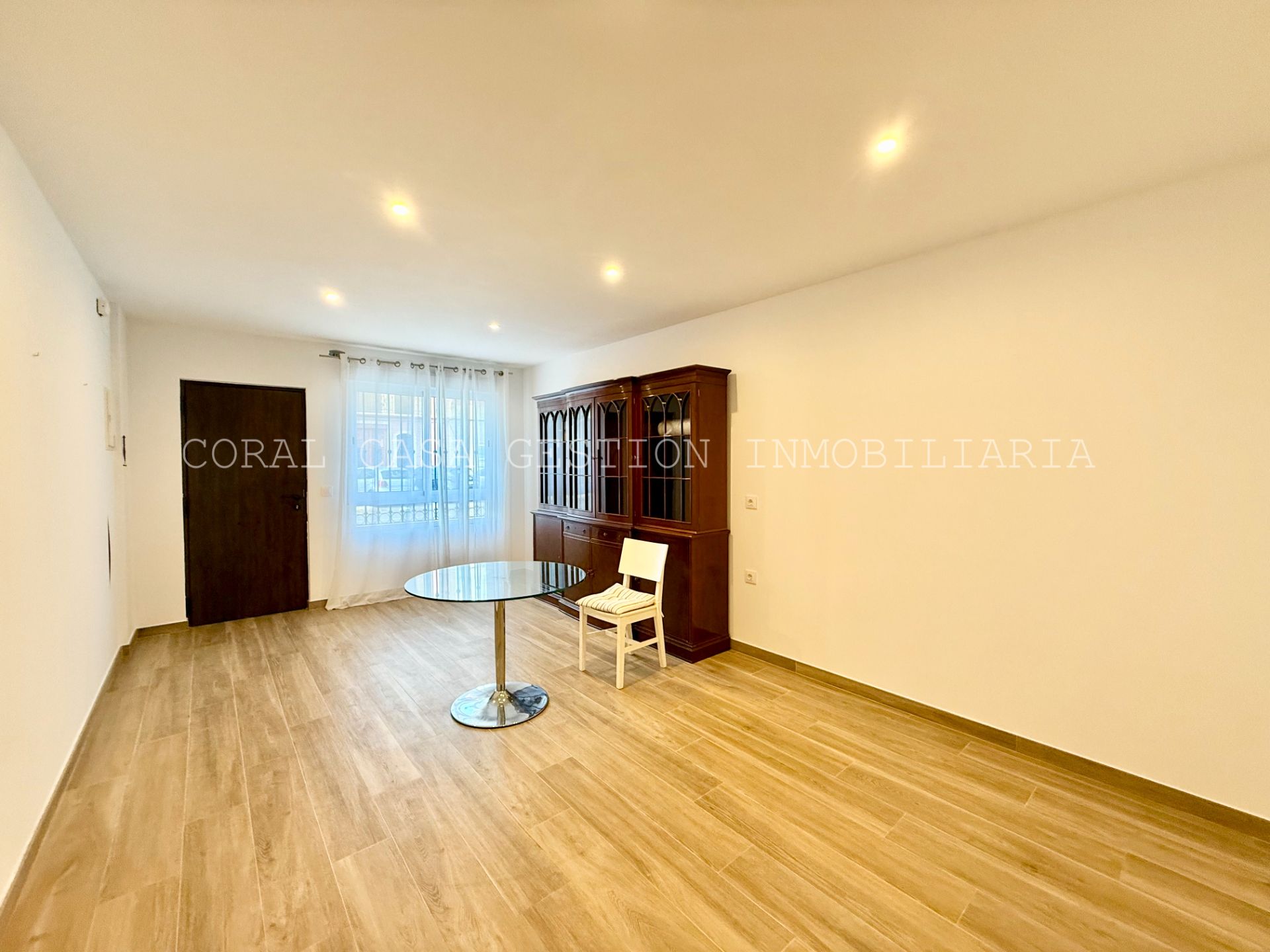 Sala d'estar de Casa o xalet en venda en Almenara amb Aire condicionat, Terrassa i Traster