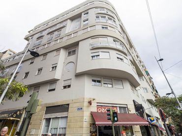 Flat with lift for sale in Calle de Leoncio Rodríguez 22