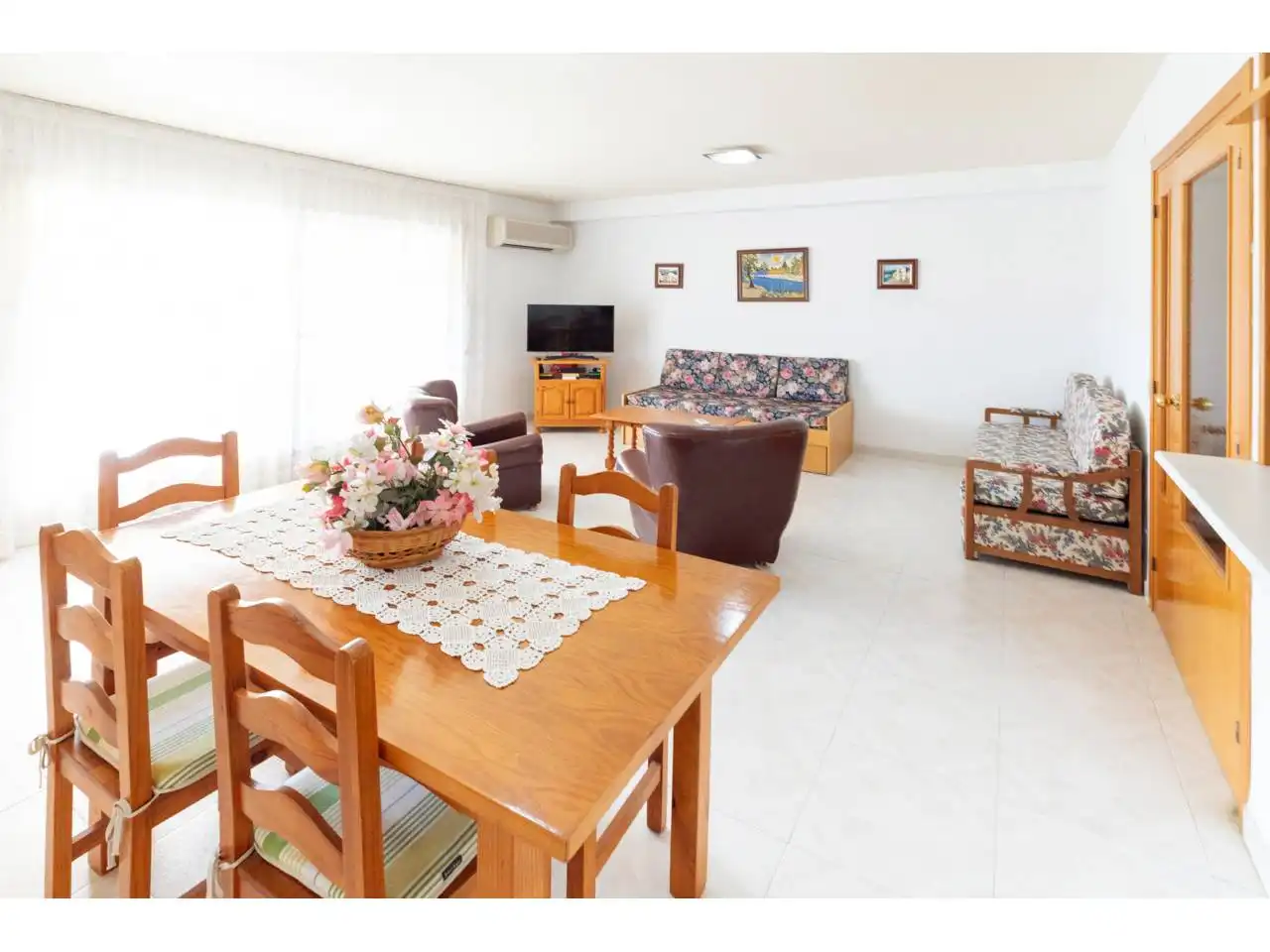 Living room of Flat for sale in Cambrils  with Air Conditioner, Terrace and Furnished