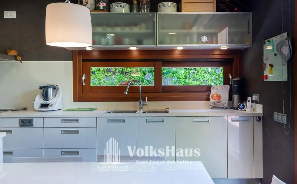 Küche von Haus oder Chalet zum Verkauf in Sant Cugat del Vallès mit Klimaanlage, Heizung und Privatgarten