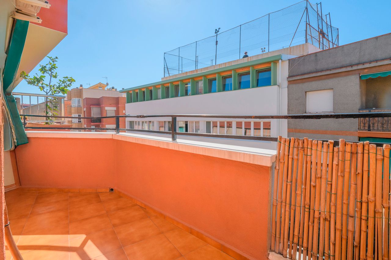 Terrace of Flat for sale in Cornellà de Llobregat  with Air Conditioner, Heating and Parquet flooring