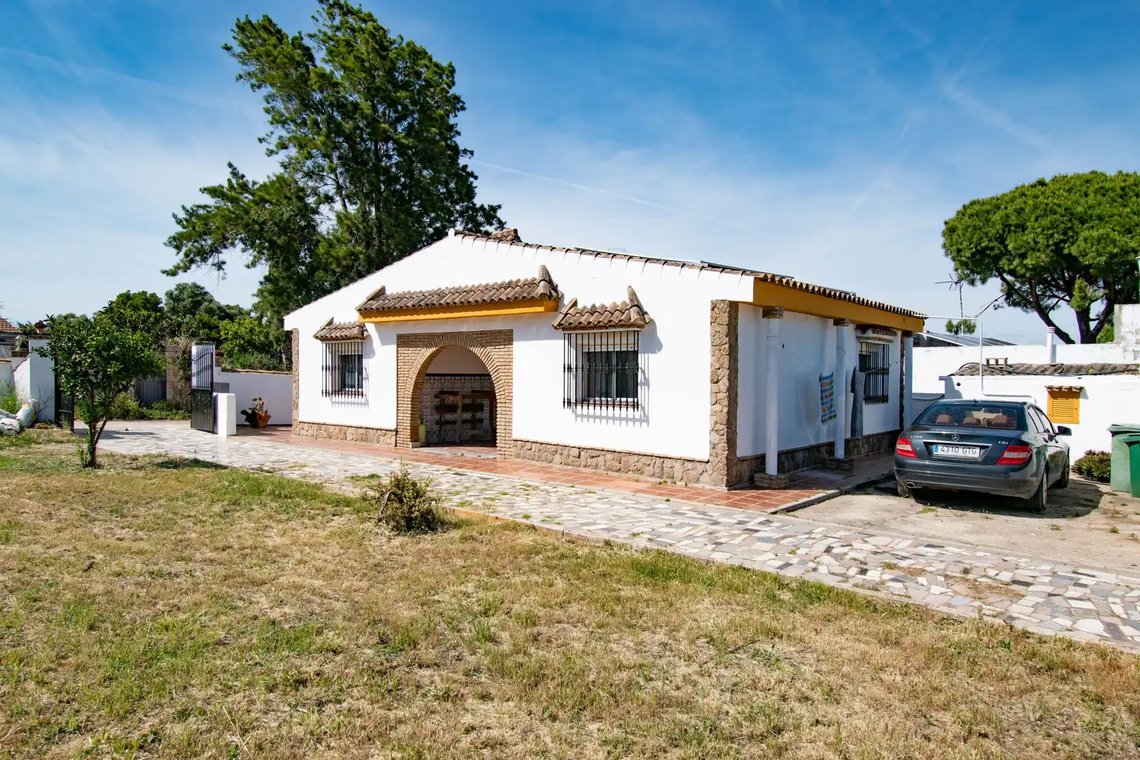 Vista exterior de Casa o xalet en venda en Chiclana de la Frontera