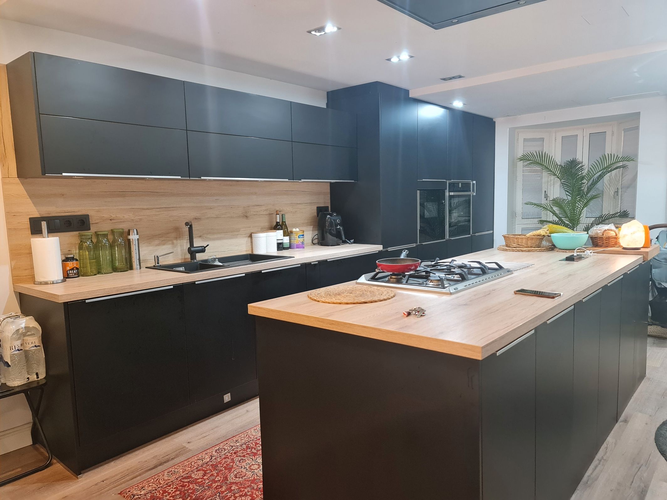 Kitchen of Single-family semi-detached for sale in Badalona  with Air Conditioner, Private garden and Parquet flooring