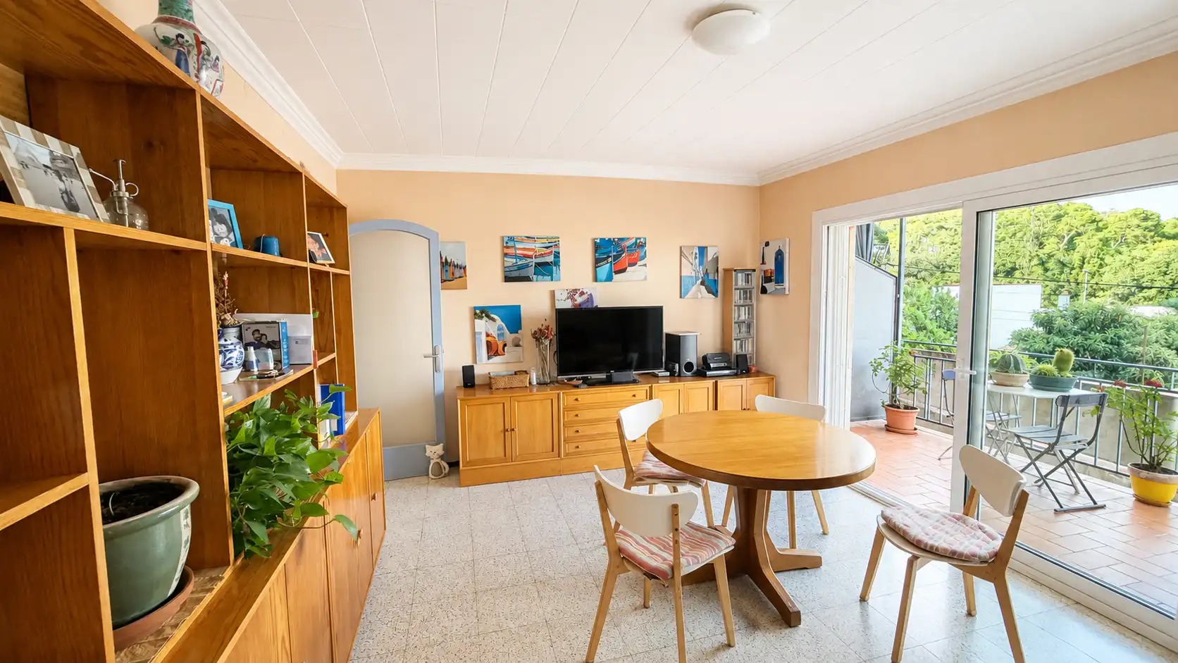 Living room of Flat for sale in Figueres  with Air Conditioner, Heating and Furnished