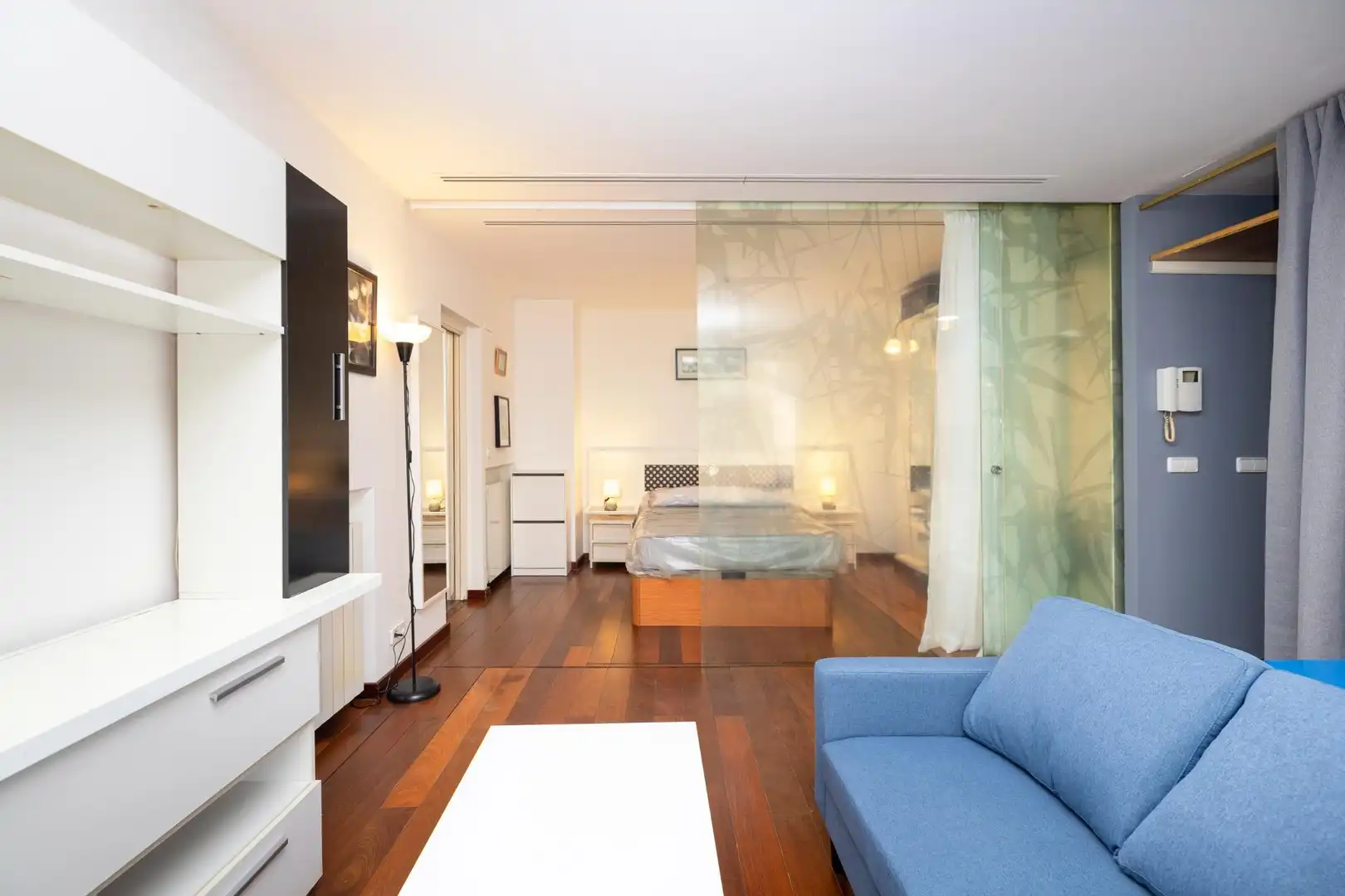 Sala d'estar de Planta baixa en venda en Granada amb Aire condicionat, Calefacció i Jardí privat