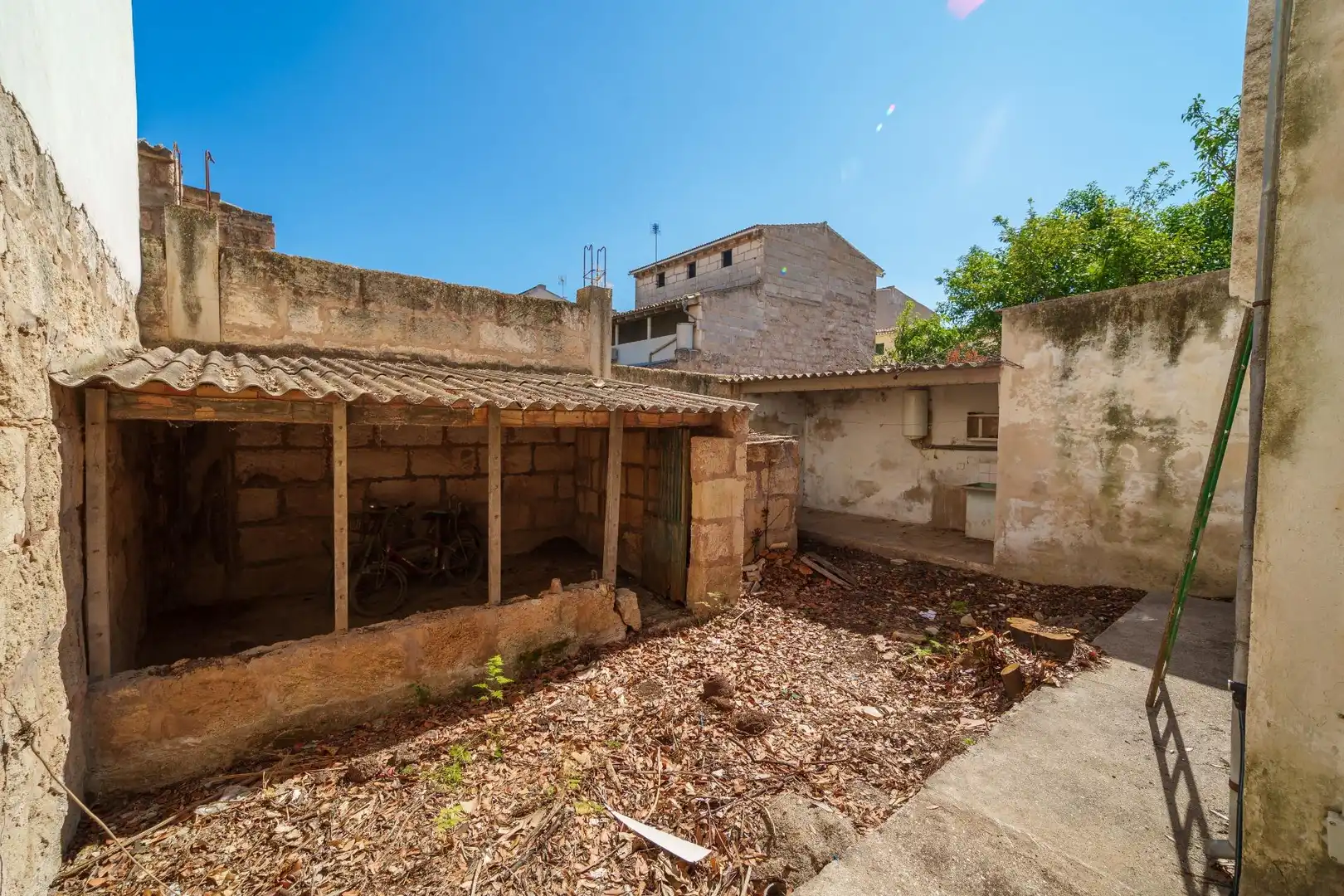 Vista exterior de Casa adosada en venda en Sa Pobla amb Jardí privat i Terrassa