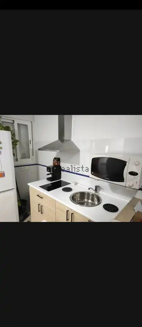 Küche von Wohnung zur Miete in Sanlúcar la Mayor mit Klimaanlage, Abstellraum und Möbliert