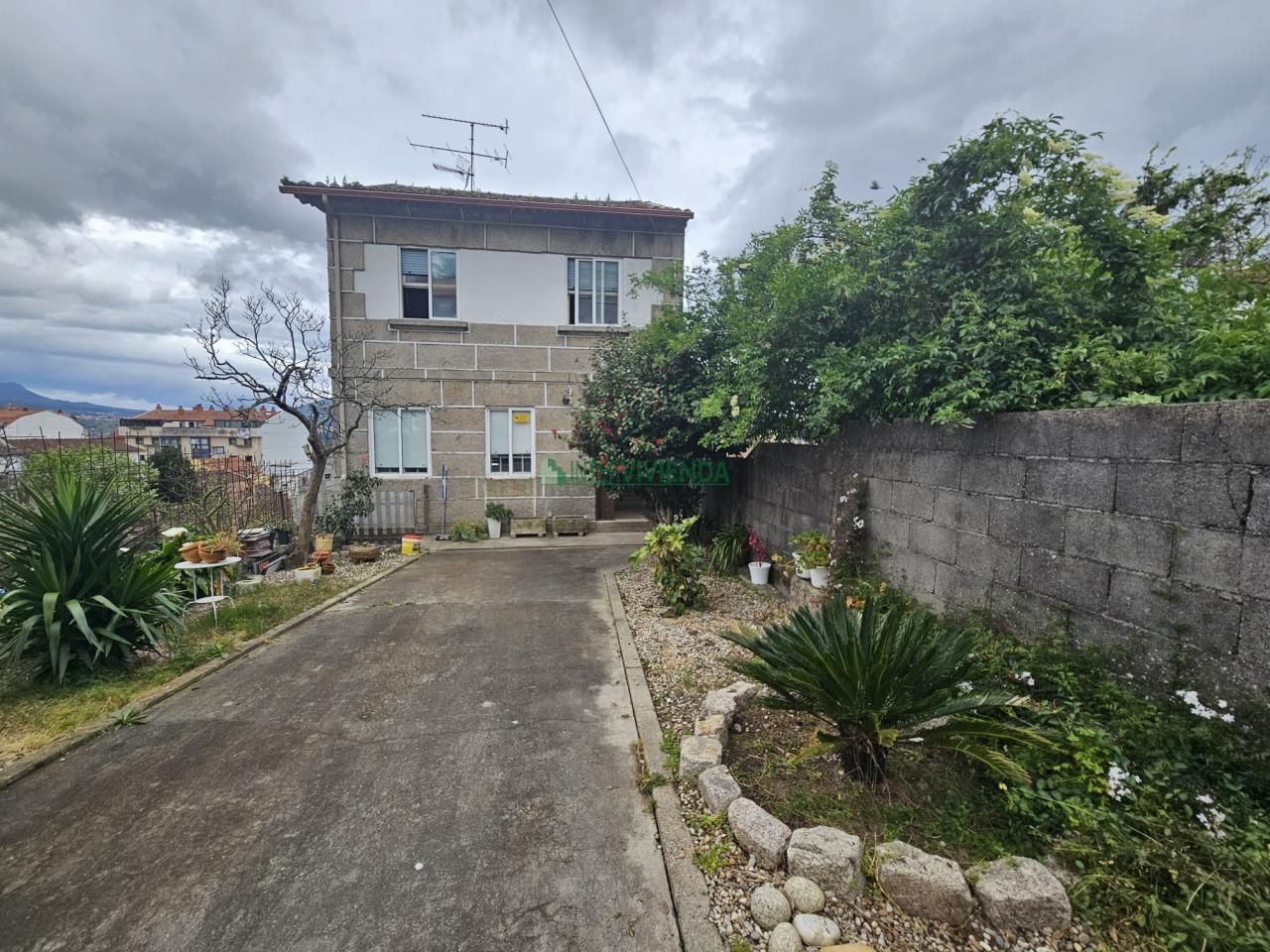 Exterior view of House or chalet for sale in Vigo   with Heating and Furnished