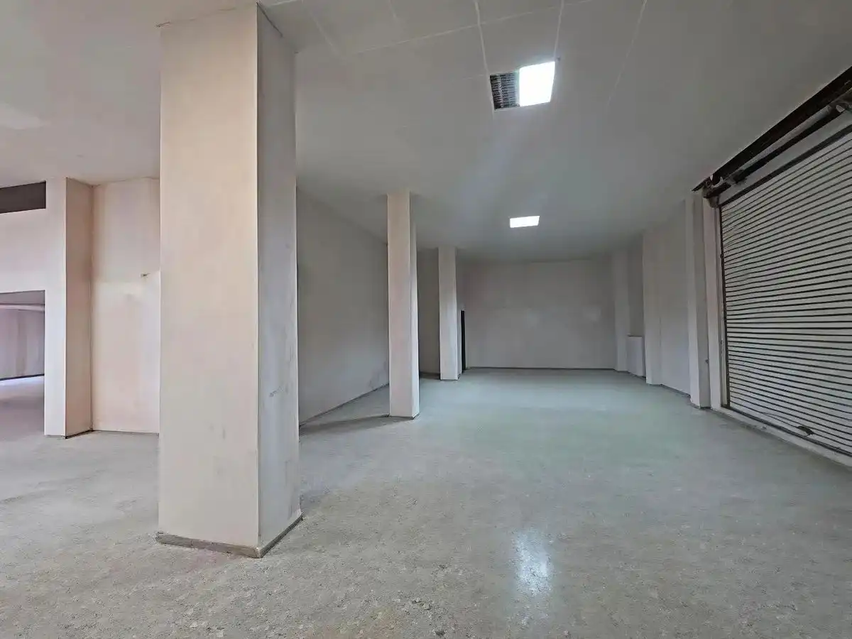 Local comercial de lloguer a Peris Fuentes 16, imagen 2