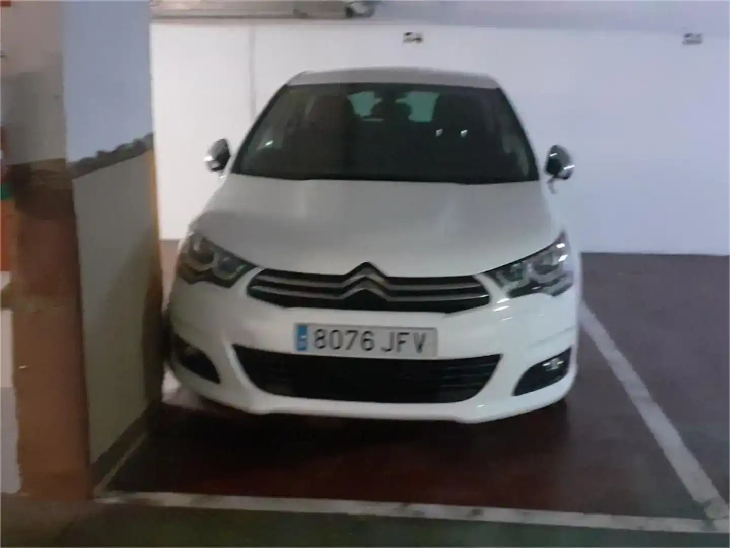 Vista exterior de Garatge en venda en Sevilla