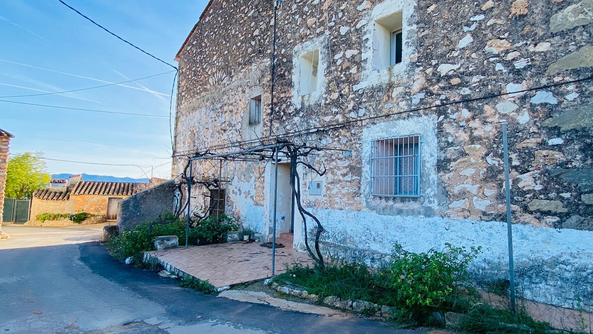 Exterior view of House or chalet for sale in Vall d'Alba  with Private garden, Terrace and Storage room