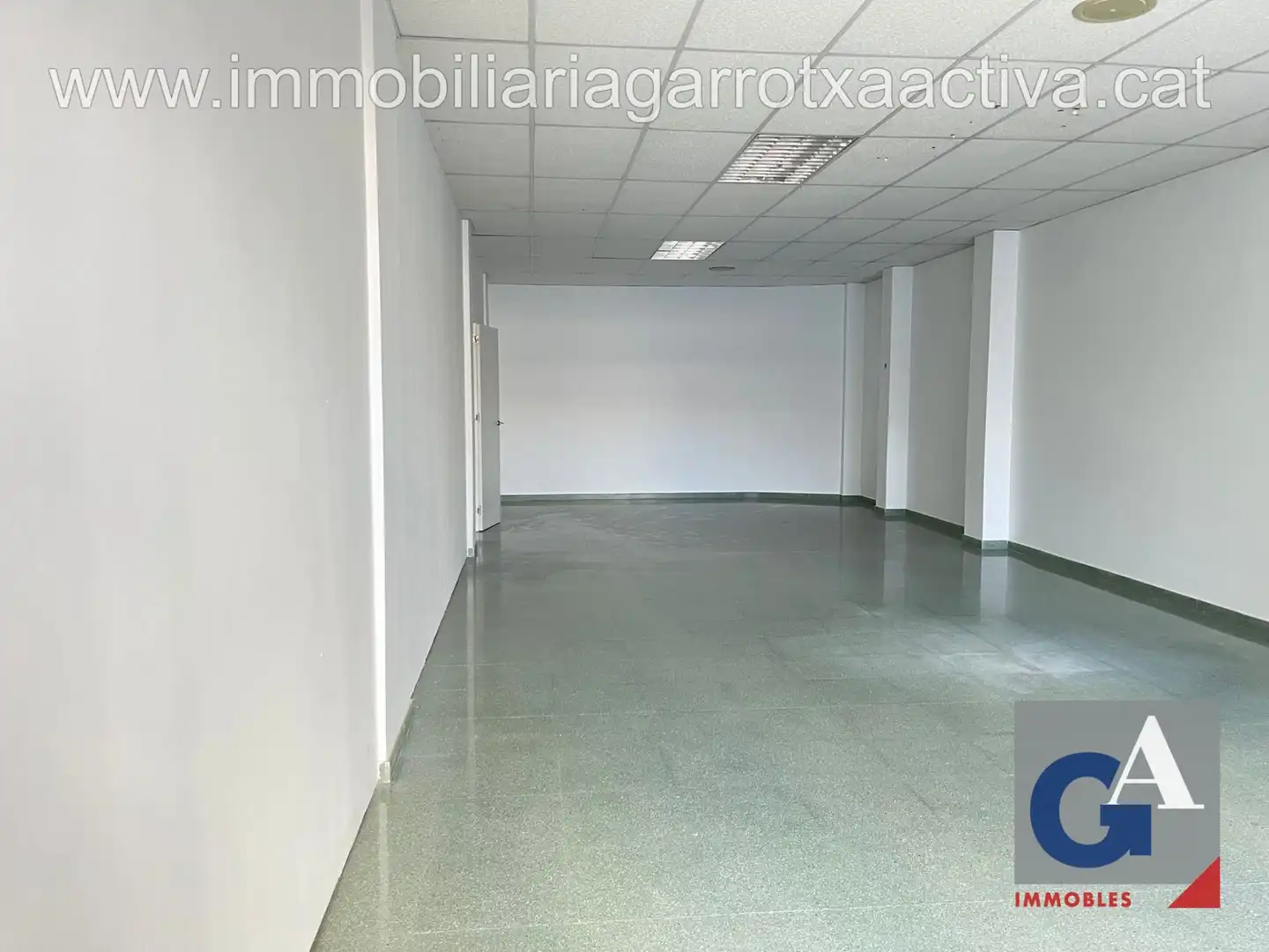 Business premises for sale in Olot, imagen 2