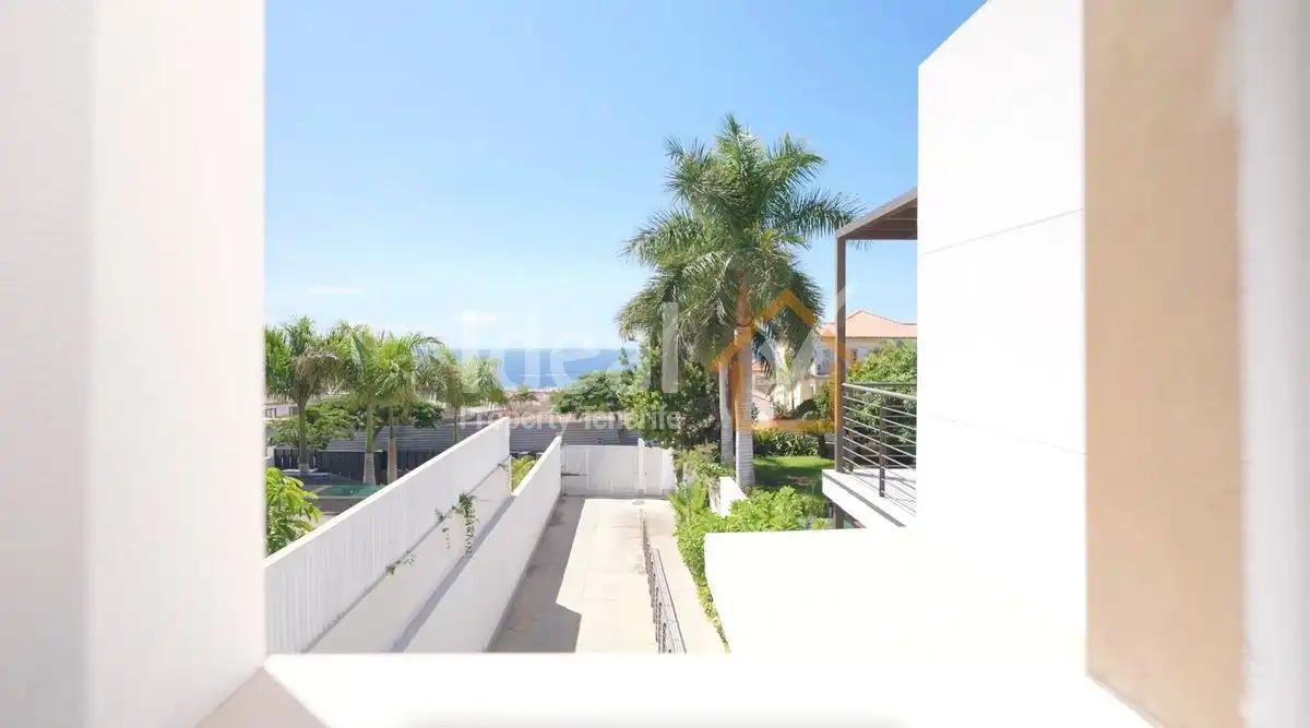 Detached house with pool for sale in Costa Adeje, imagen 7