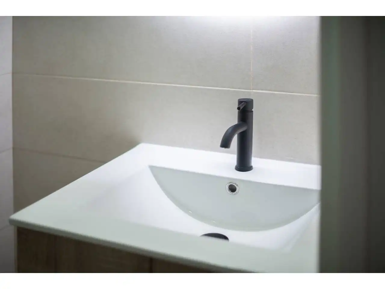 Bathroom of Study for sale in Barcelona  with Air Conditioner, Heating and Parquet flooring