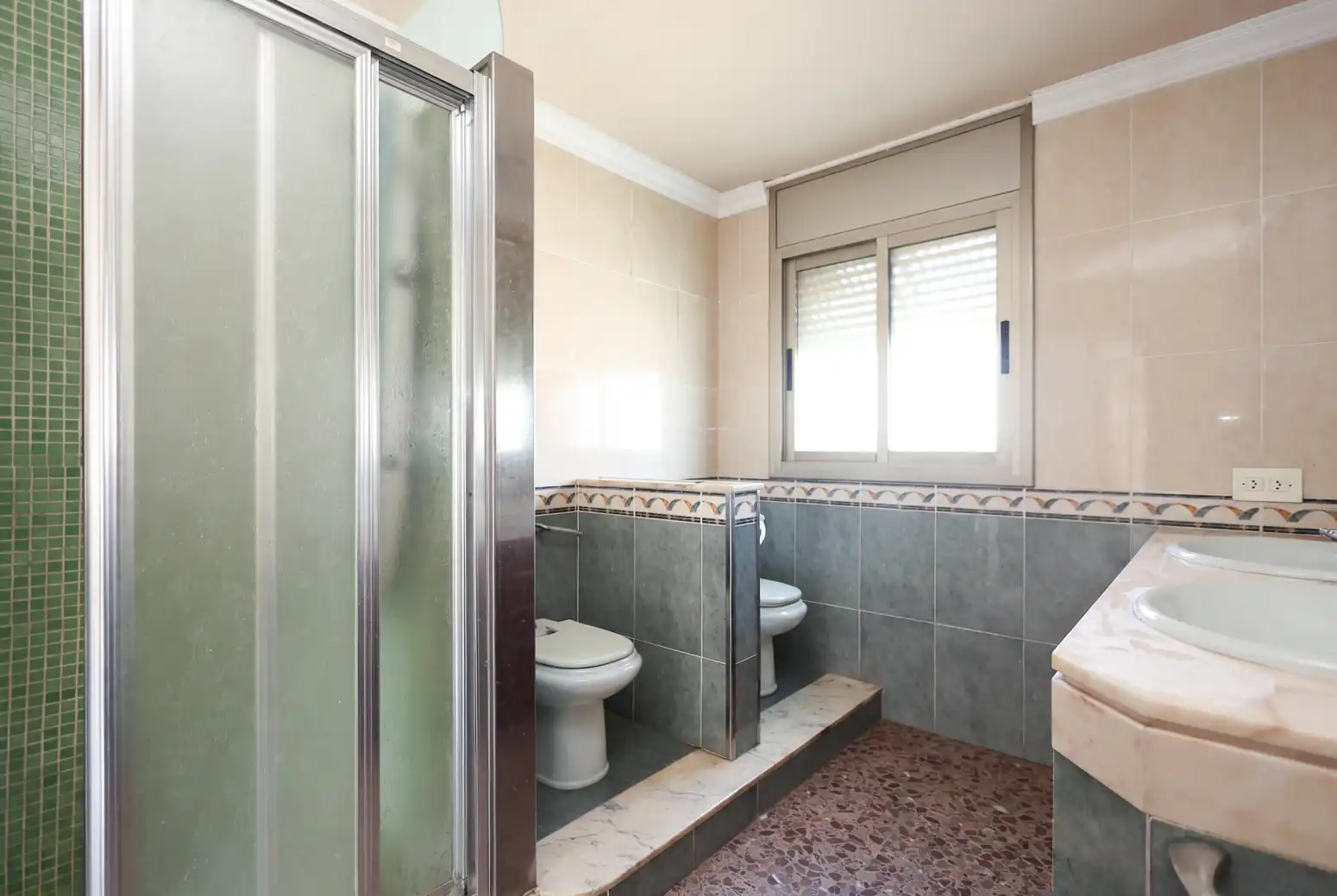 Bathroom of Flat for sale in Gavà  with Terrace