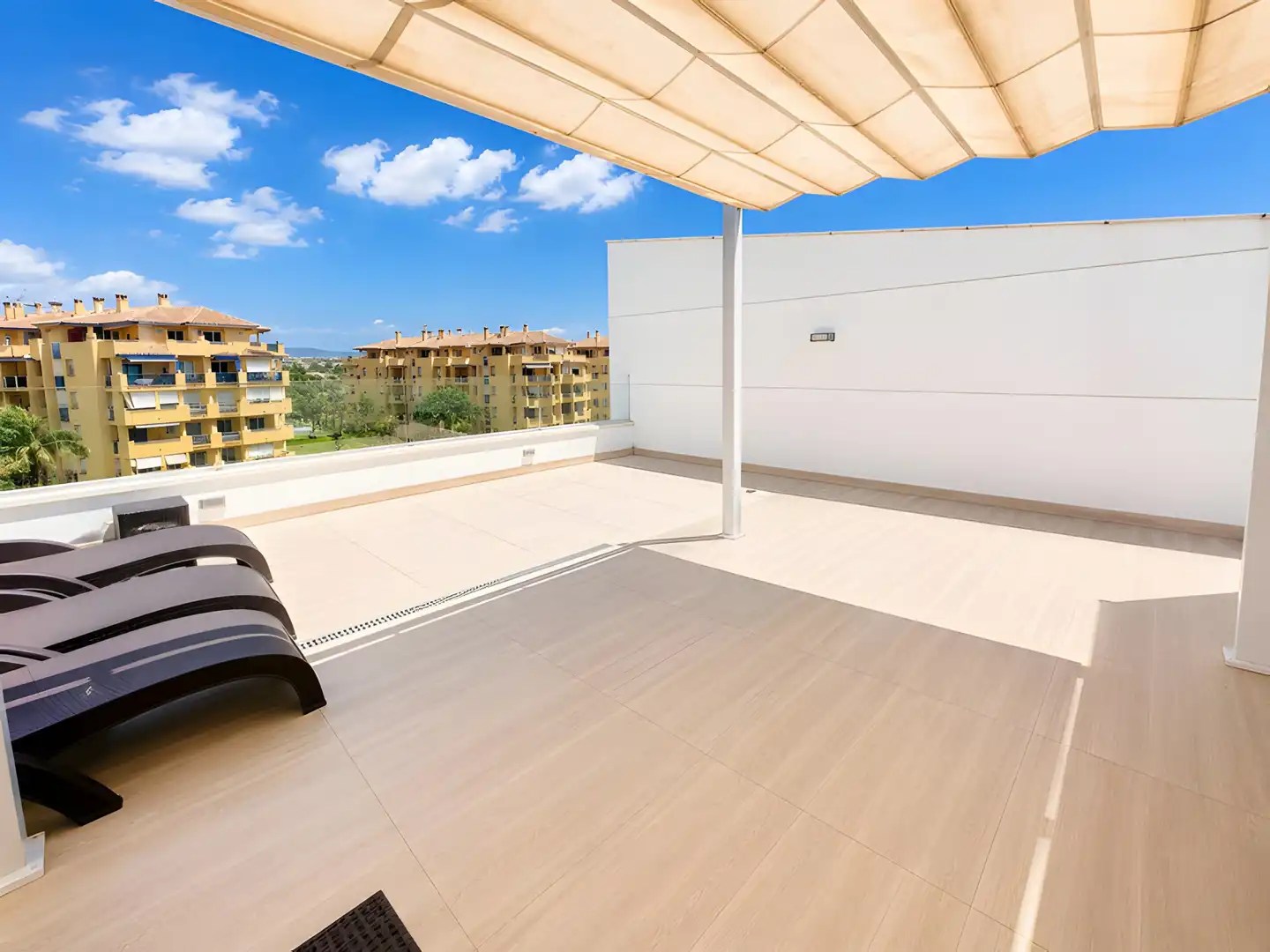 Ático con piscina en venta en San Pedro de Alcántara