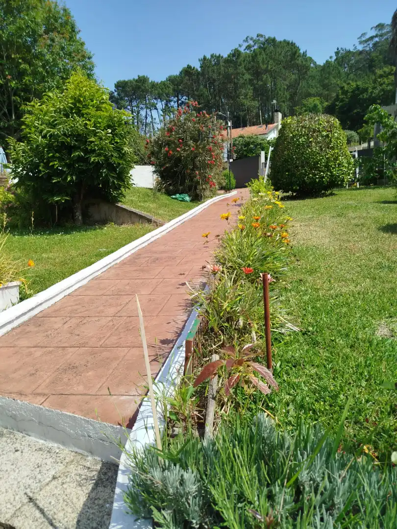 Jardí de Casa o xalet en venda en Cangas  amb Calefacció, Jardí privat i Piscina