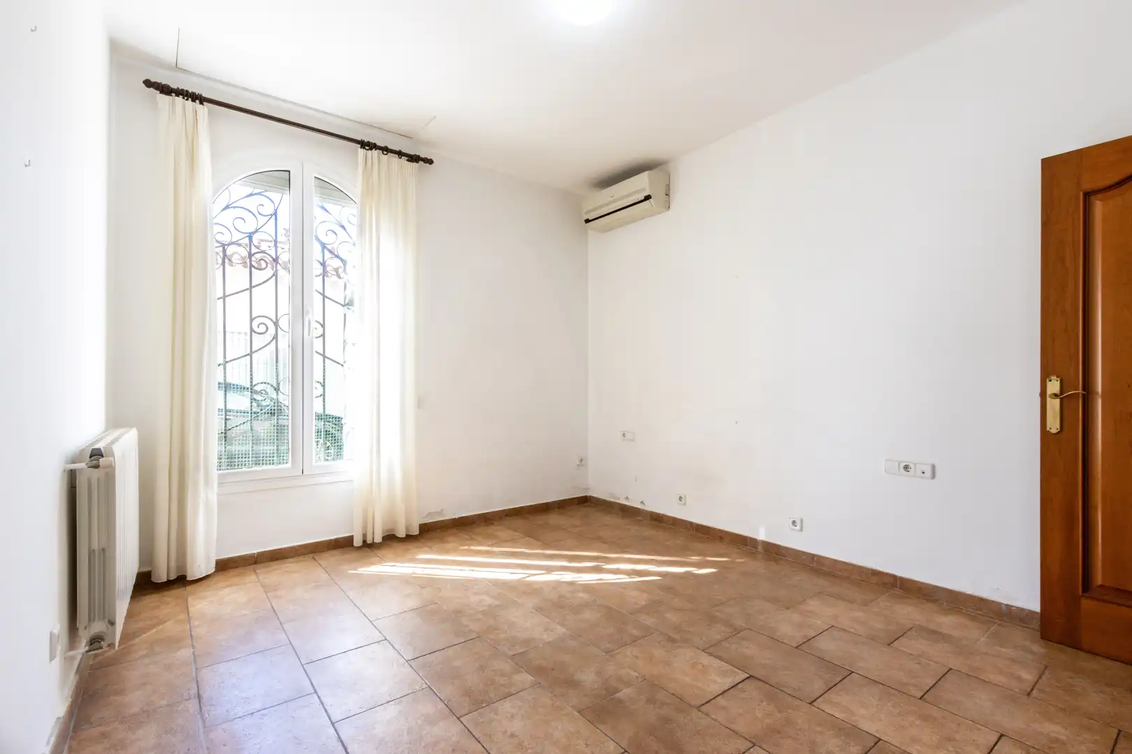 Sala d'estar de Casa o xalet en venda en El Masnou amb Aire condicionat, Calefacció i Terrassa