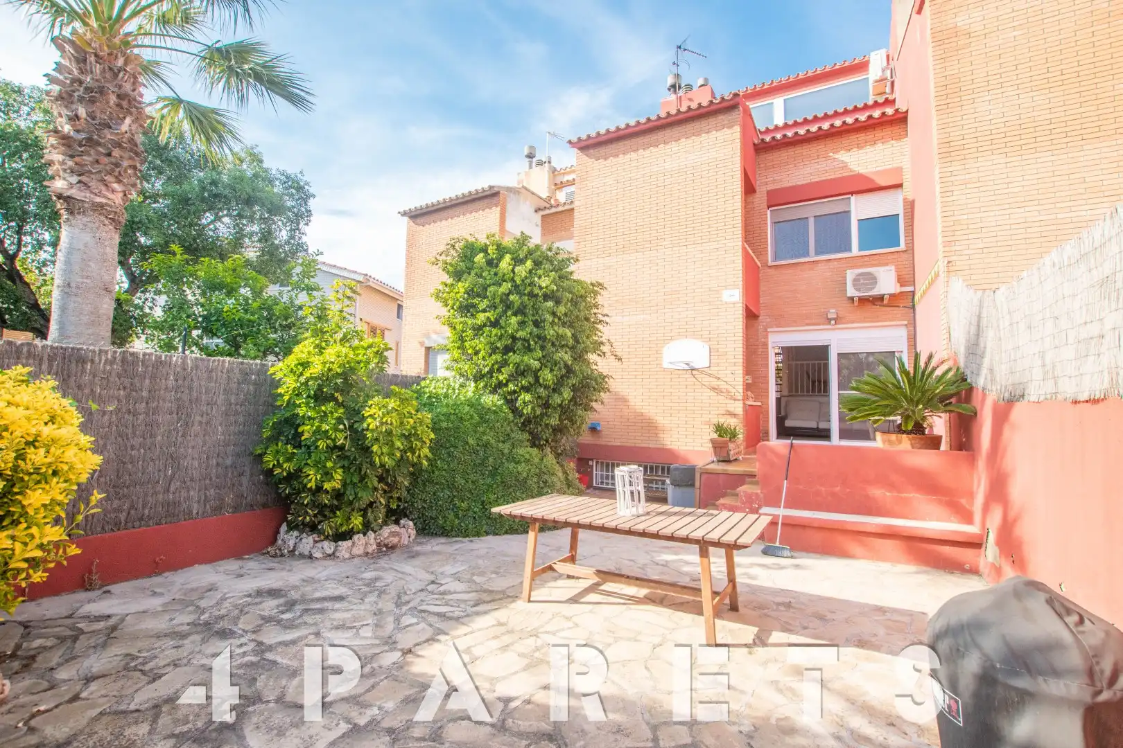 Vista exterior de Casa adosada de alquiler en Vilassar de Dalt con Aire acondicionado, Calefacción y Jardín privado