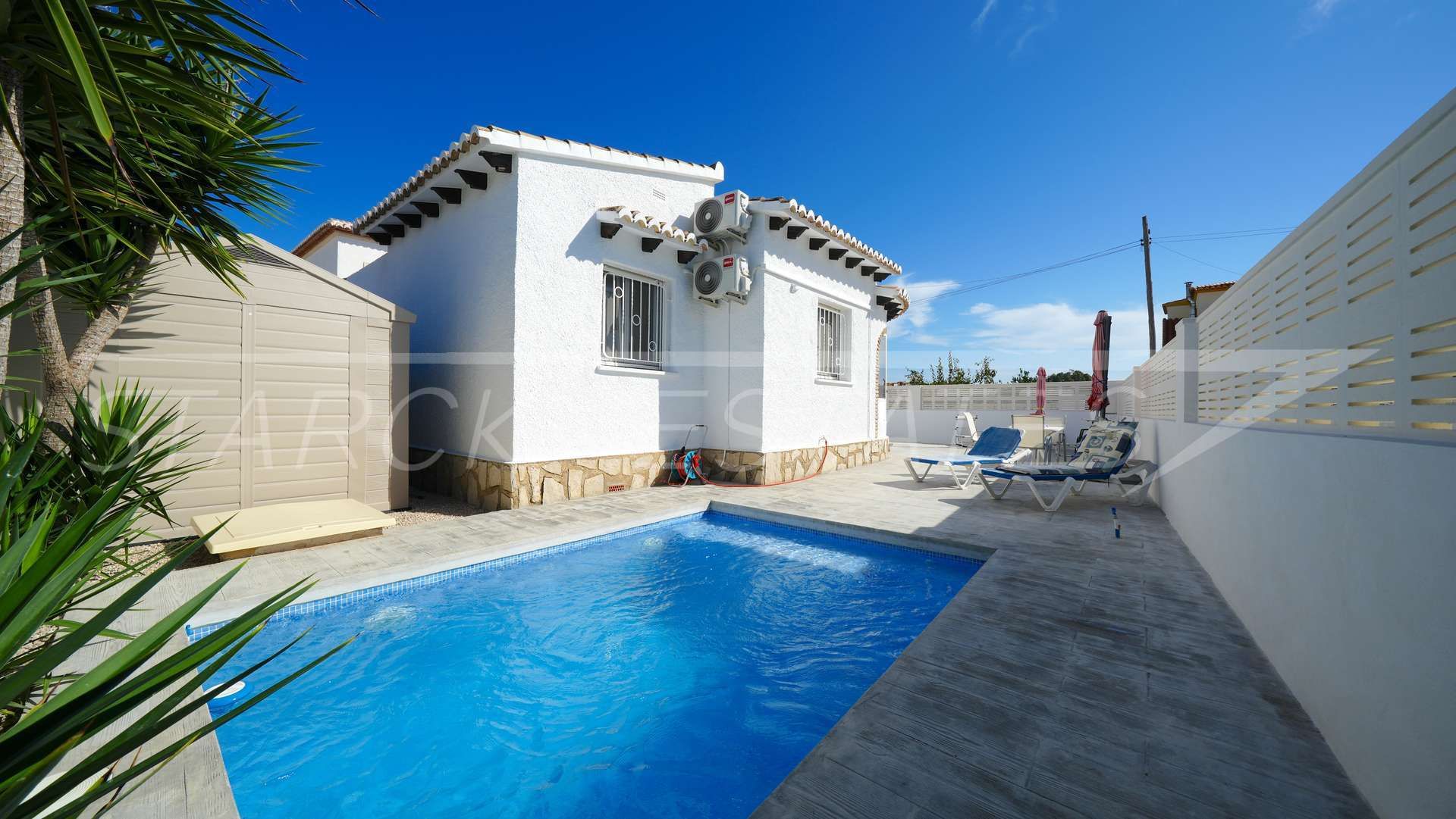 Vista exterior de Casa o xalet en venda en Els Poblets amb Jardí privat