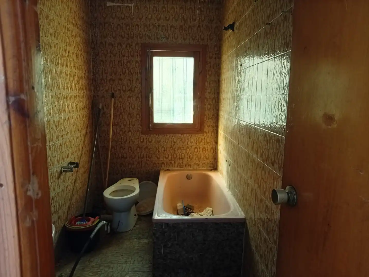 Bany de Casa o xalet en venda en Baza