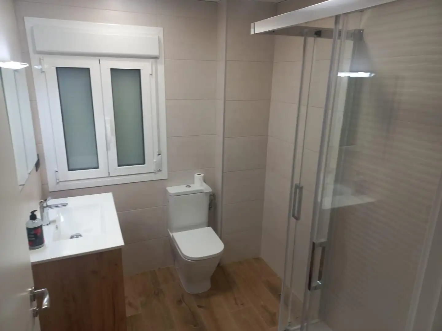 Bathroom of Flat for rent in Huesca  with Air Conditioner and Furnished