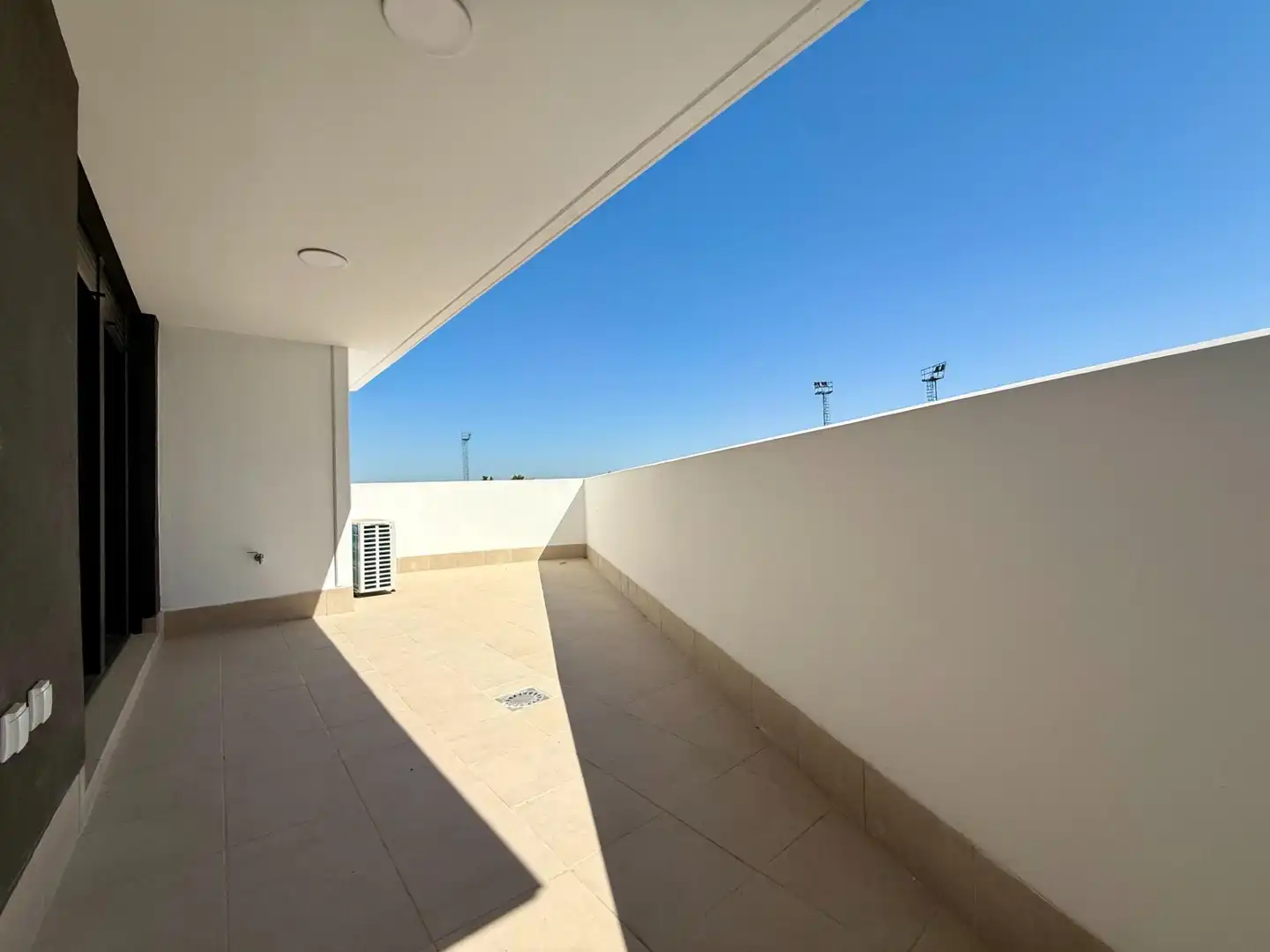 Terrasse von Wohnung zur Miete in Sevilla mit Klimaanlage, Heizung und Privatgarten