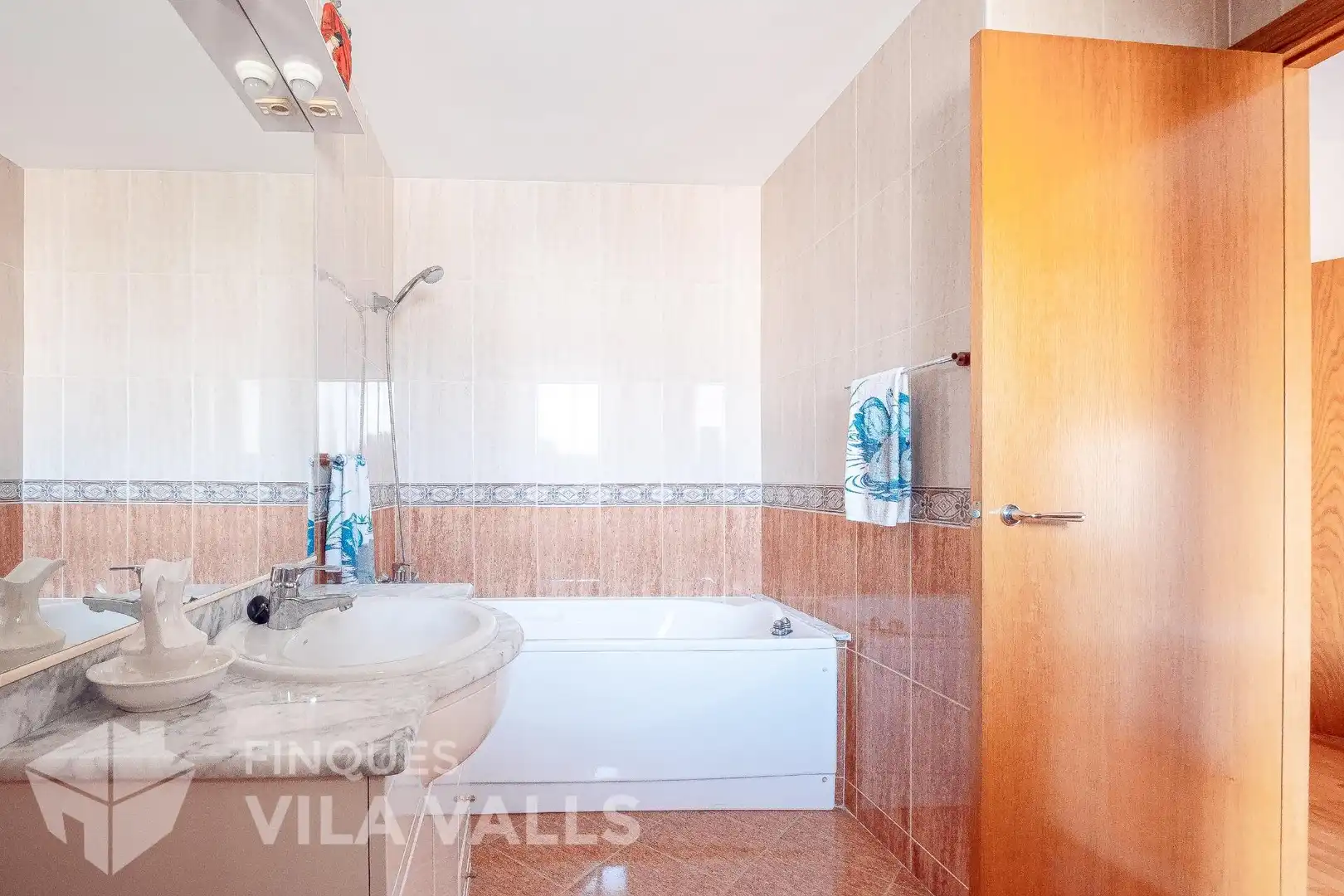 Bany de Casa o xalet en venda en Santa Eulàlia de Ronçana amb Aire condicionat i Terrassa