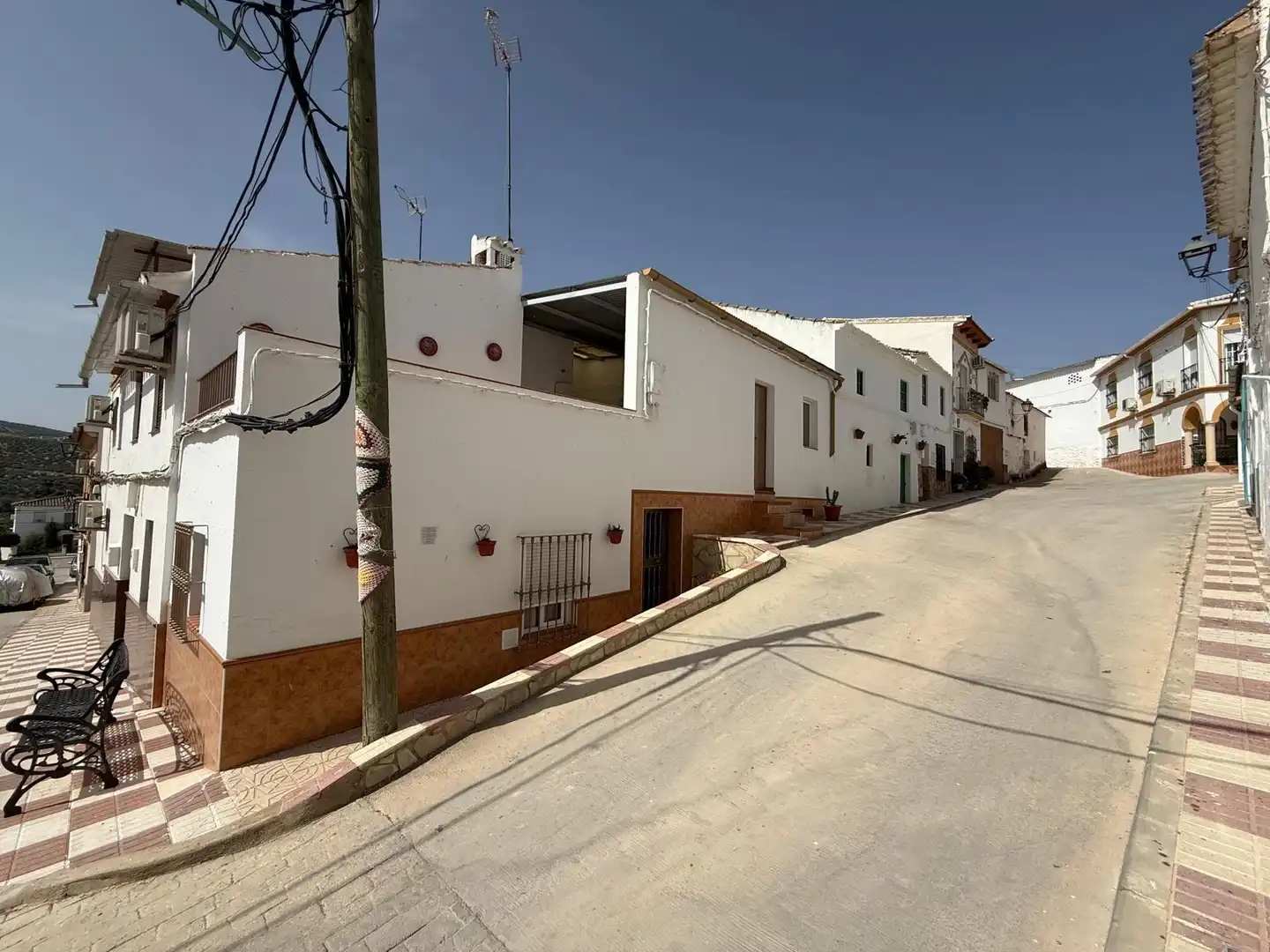 Vista exterior de Casa o xalet en venda en Encinas Reales amb Moblat i Balcó