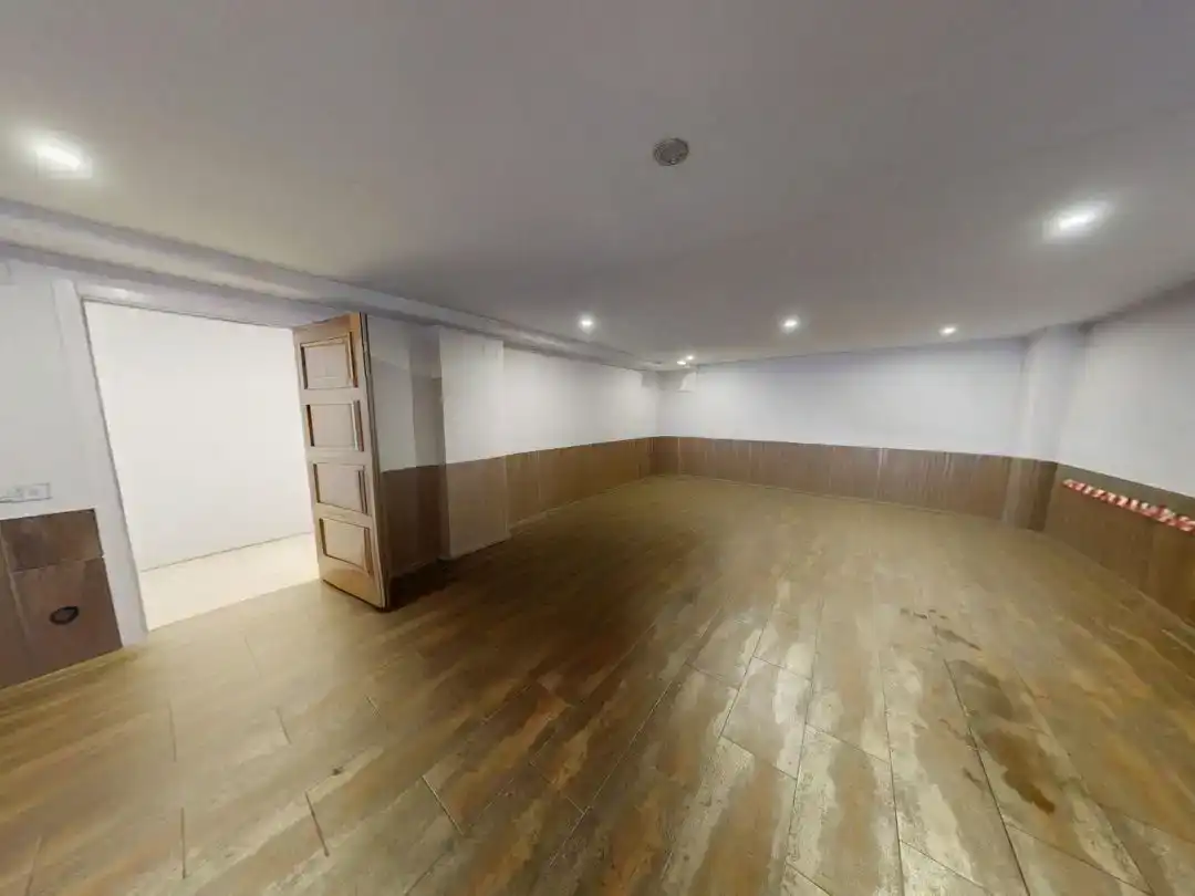 Flat for sale in Boadilla del Monte  with Air Conditioner, Private garden and Parquet flooring