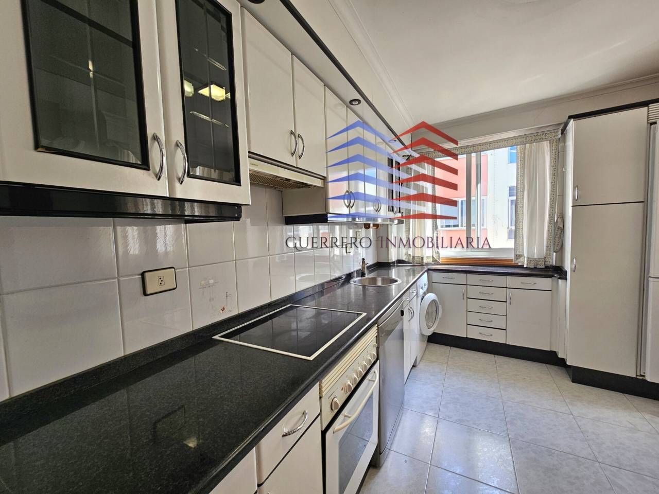 Kitchen of Flat to rent in Ourense Capital   with Heating, Parquet flooring and Furnished