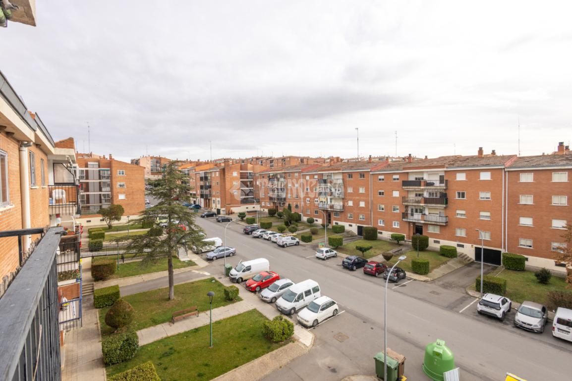 Vista exterior de Pis en venda en Terradillos amb Calefacció, Traster i Balcó