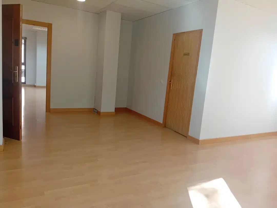 Office for sale in  Logroño  with Air Conditioner and Heating