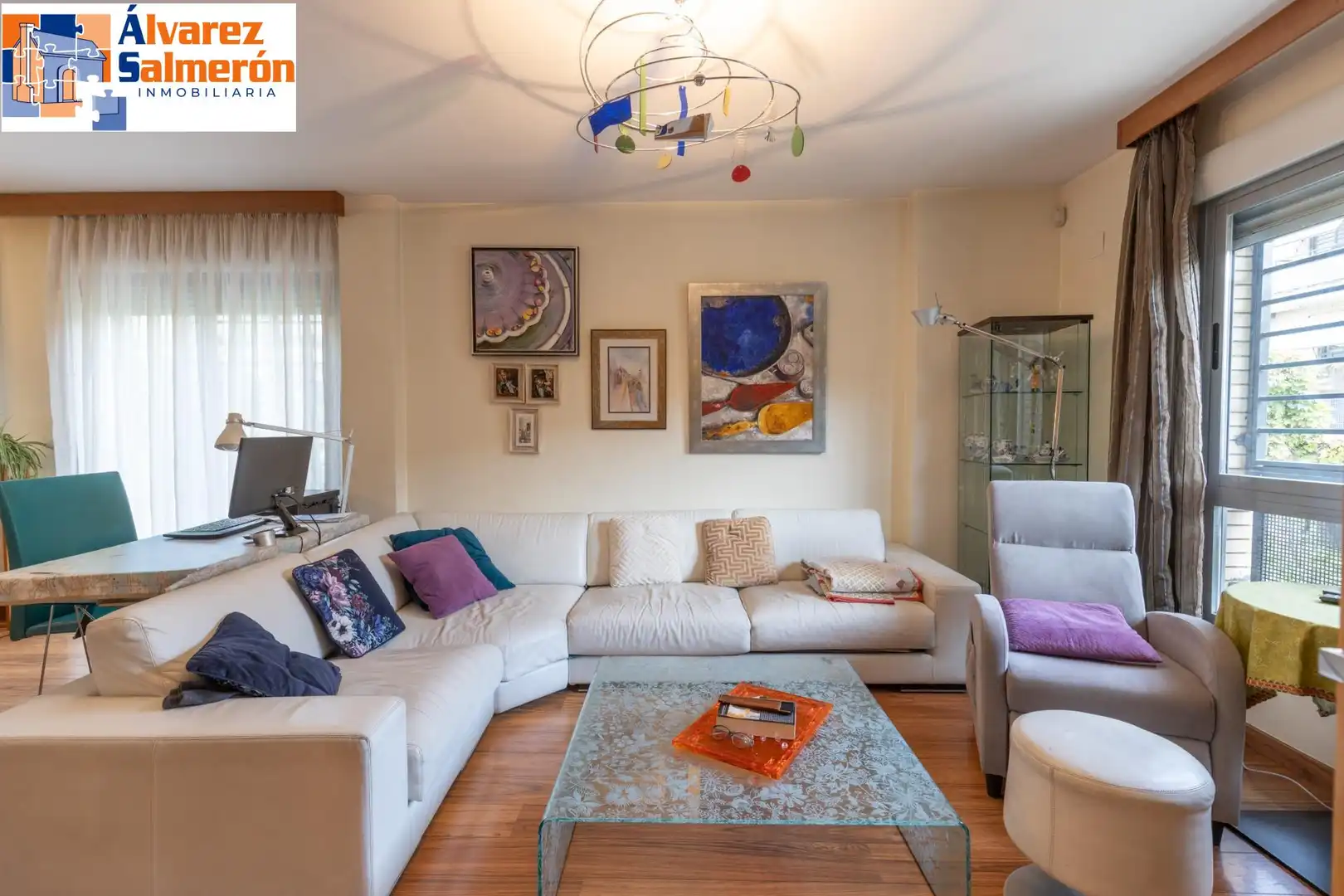 Sala de estar de Casa adosada en venta en Granada con Aire acondicionado, Calefacción y Balcón
