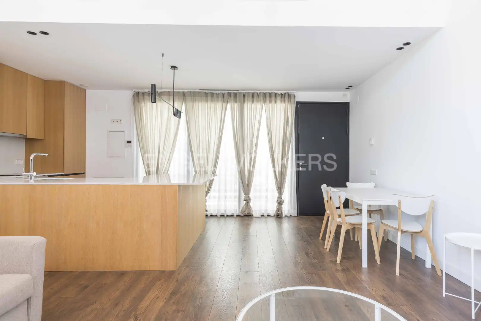 Vista exterior de Ático en venta en Barcelona con Calefacción