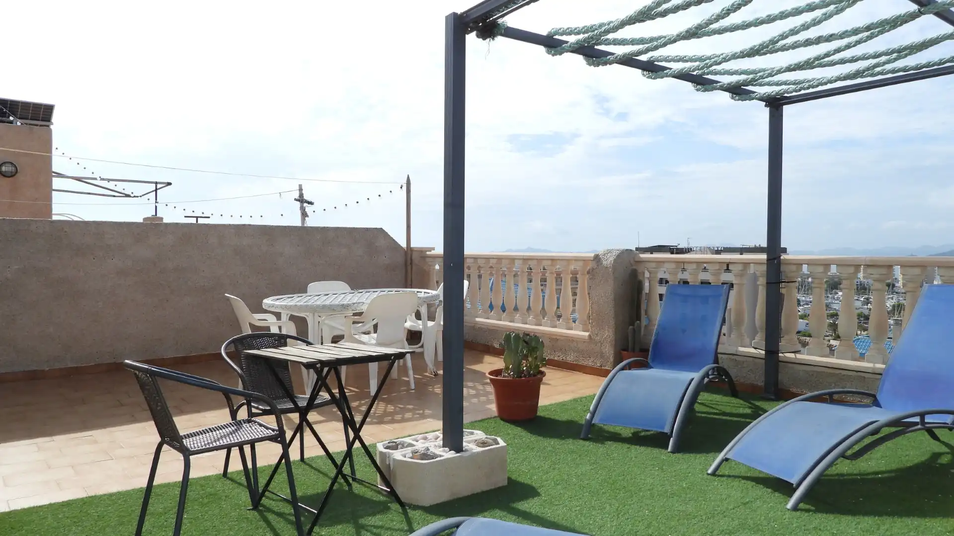 Apartament amb terrassa en venda a Urbanizacion Oasis Pl Q 3
