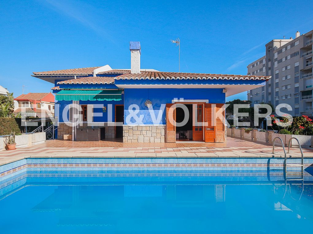 Vista exterior de Casa o xalet en venda en Canet d'En Berenguer amb Calefacció, Jardí privat i Traster