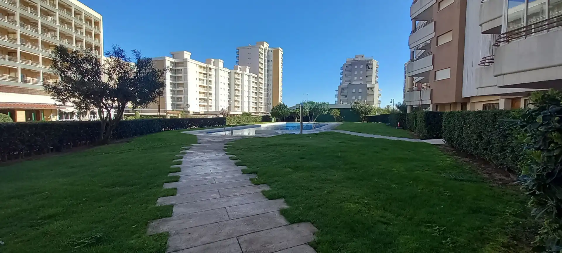Piscina de Apartament en venda en Gandia amb Moblat i Piscina comunitària